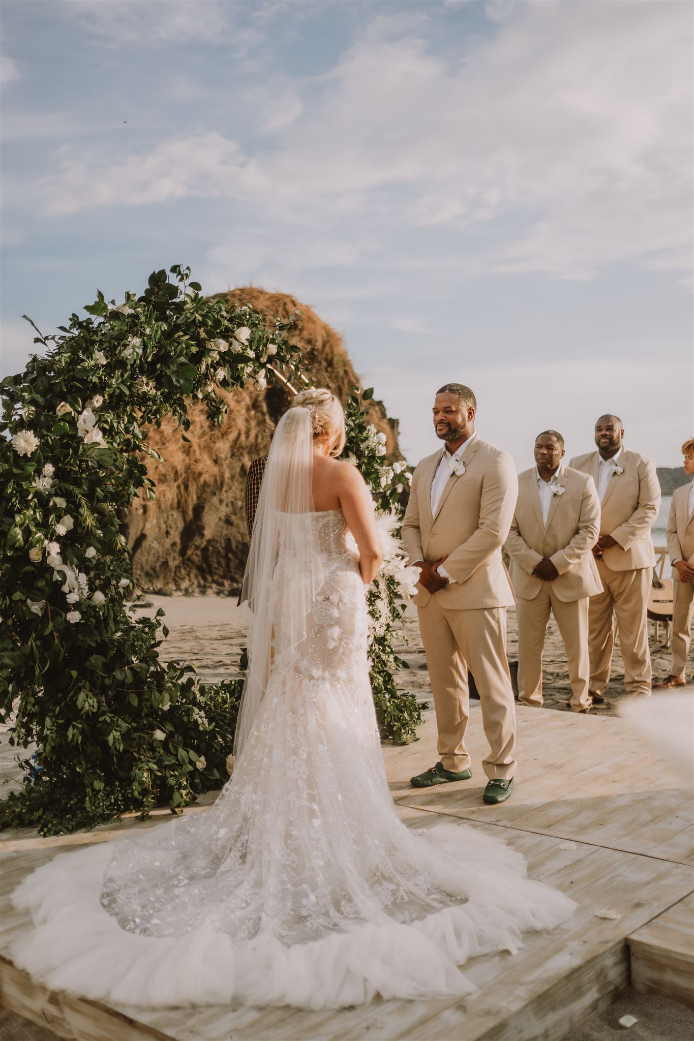 wedding photographer in Manuel Antonio Costa Rica beach